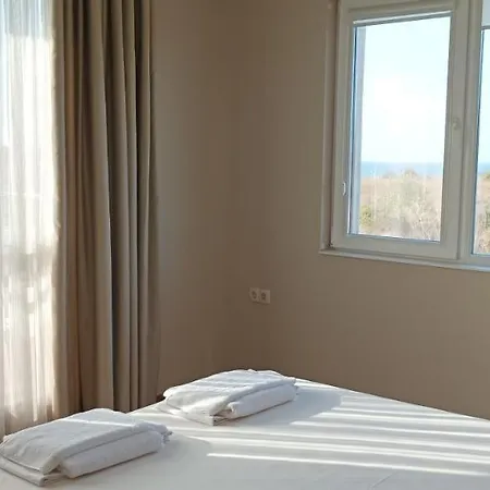 Swan Bay Complex Apartment *