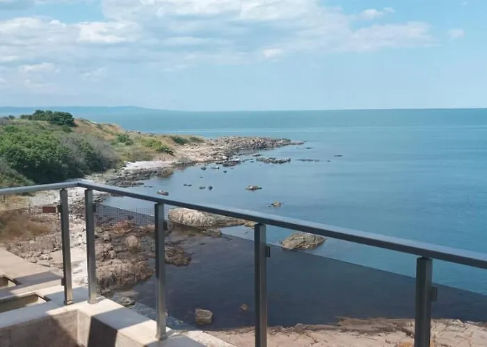 Swan Bay Complex Apartment *