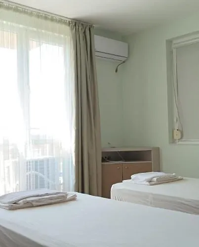 Swan Bay Complex Apartment *