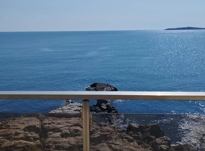 Swan Bay Complex アパート