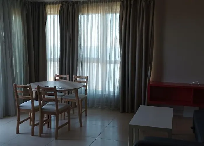 Swan Bay Complex チェルノモレツ