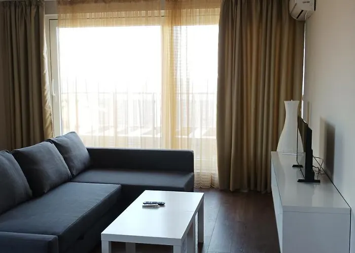 Swan Bay Complex Apartment *